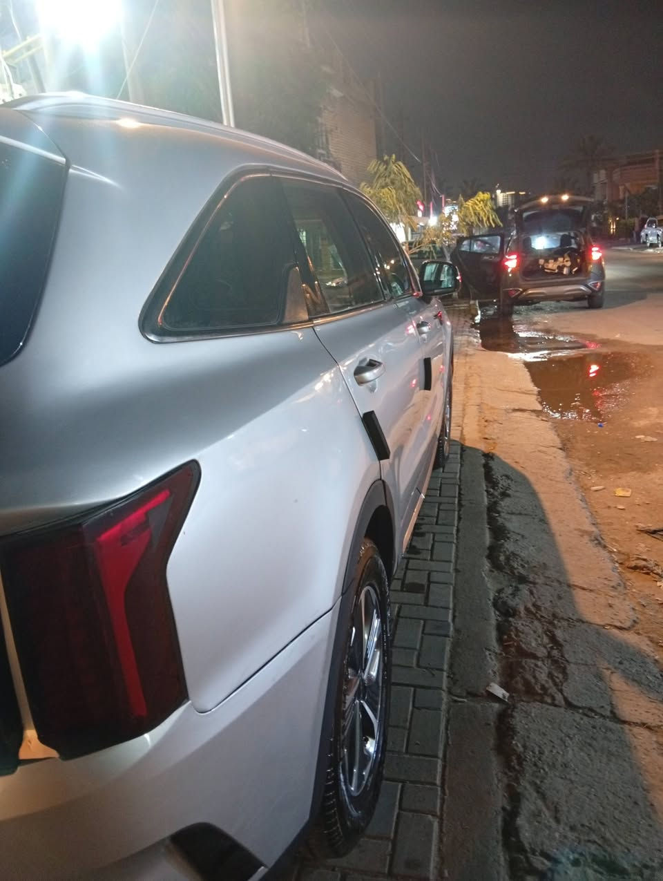 سورنتوا 22هايبرد هايبرد باسمي شخصيا صبغ عام شواصي ولغود وبجم كبس الماكينه والكير برغي ممفتوح بيهم 7راكب كشنات منفصل 175للاستفسار***********
