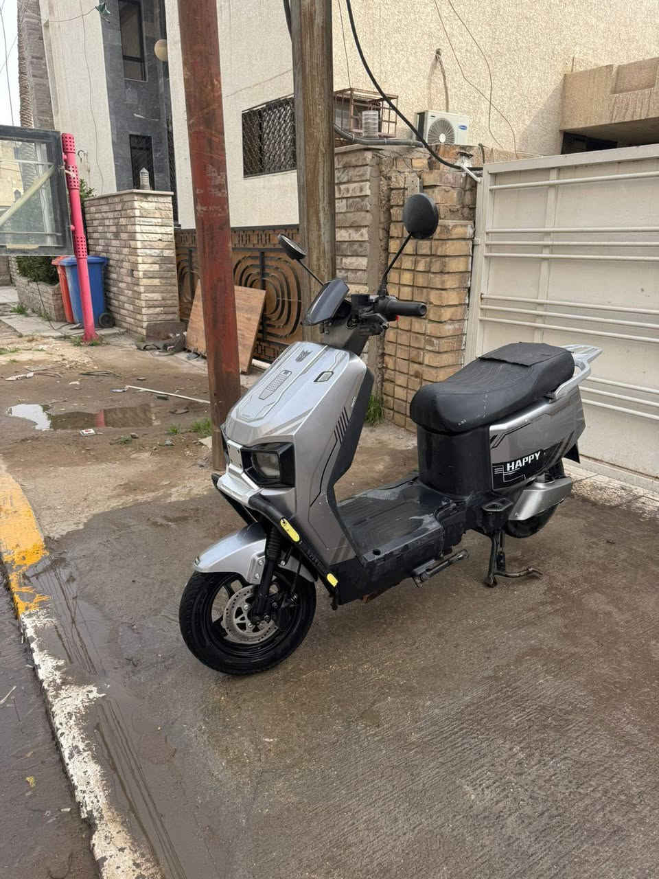 1السلام عليكم دراجه ام عيون للبيع 6بطاريات 2دبل نضام البارك الروجوع الا الخلف لايت 3عالي ناصي رماش اشاره يمنه يسره دبل اشاره 4الدراجه بس العداد مال السرعه ميشتغل 5الشاشه كلشي مابيهه وبيهه شخوط بسيطه 6تروح بل بوليش  ملف الدراجه 1500 بيهه بصمات عدد 2وسويجات 2
8مكان الدراجه المنصور الداودي 
9رقمي *********** الاتصال او واتساب 
10سعر الدراجه 550وبيهه مجال حك الجيه وشكرآ
