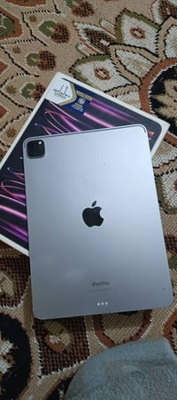 ايباد 11ام 2 ذاكره 128 جهاز بيه فطور بل كل اسم بس ما مأثره عله لمس طبي...