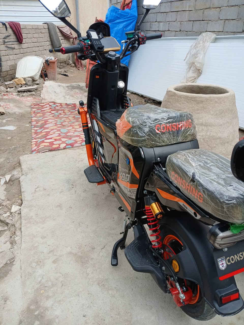 السلام عليكم دراجه شحن X900 للبيع صاير لها يومين من طالعها من الوكيل دراجه حلوه مواصفاته حلوه وجديده سعرها 6 00 وبيها مجال مكاني بصره قضاء القرنه بني منصور ***********
