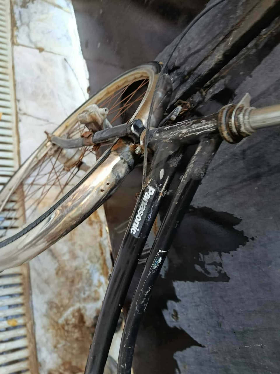 سلام عليكم ورحمه الله للبيع بايسكل ماركه panasonic الياباني أصلي  حجم 27 باسكل خفيف كلش وحلو السعر 60 وبي مجال شراي يتفضل خاص *********** واتساب
