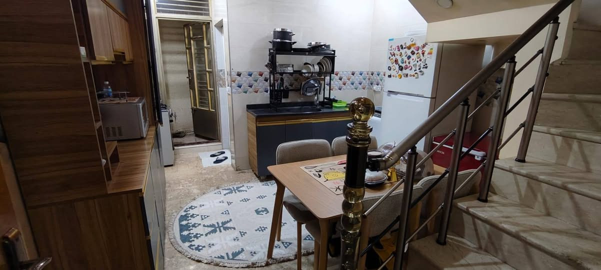 60 متر للبيع السيديه مربع الكهرباء 

ثلاث طوابق 

ثلاث غرف صاله مطبخ صحيات عدد 2 

جبهه 5 
نزال 12

بيع أو مراوس بعقار داخل السيديه 

للاستفسار الاتصال على الارقام 
***********
***********
