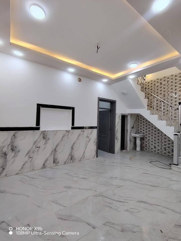 كربلاء مجمع الورده السكني
بيت للبيع المساحه ١٠٠م  طابق واحد بناء طابوك 

السعر ٨٢ مليون 

  بس جيب غراضك وتسكن بلبيت 

يحتوي على غرفه وصالة واستقبال ومطبخ وصحيات٢ وطارمة شغل درجة أولى صب كونكريت مسلح 

سند٢٥ إقرار محكمه مداور باسم المشتري خدمات كامله 

للحجز والاستفسار الاتصال او مراسلتنا واتساب 

***********

***********
