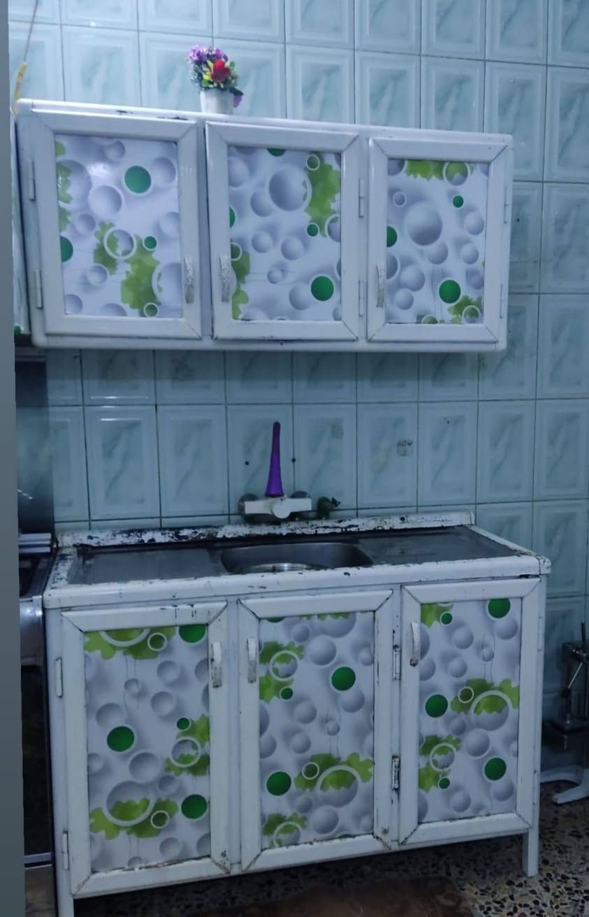 للبيع
قياس السنك متر وربع مع الملحق  
قياس الكاونتر مترين وربع مع محلق  نضيف من الداخل فقط اضرار من الخارج فقط 🌹


**إذا كنت صاحب هذا الإعلان وتريد حذفه لأي سبب، رجاءا أرسل رسالة إلى الدعم الفني**