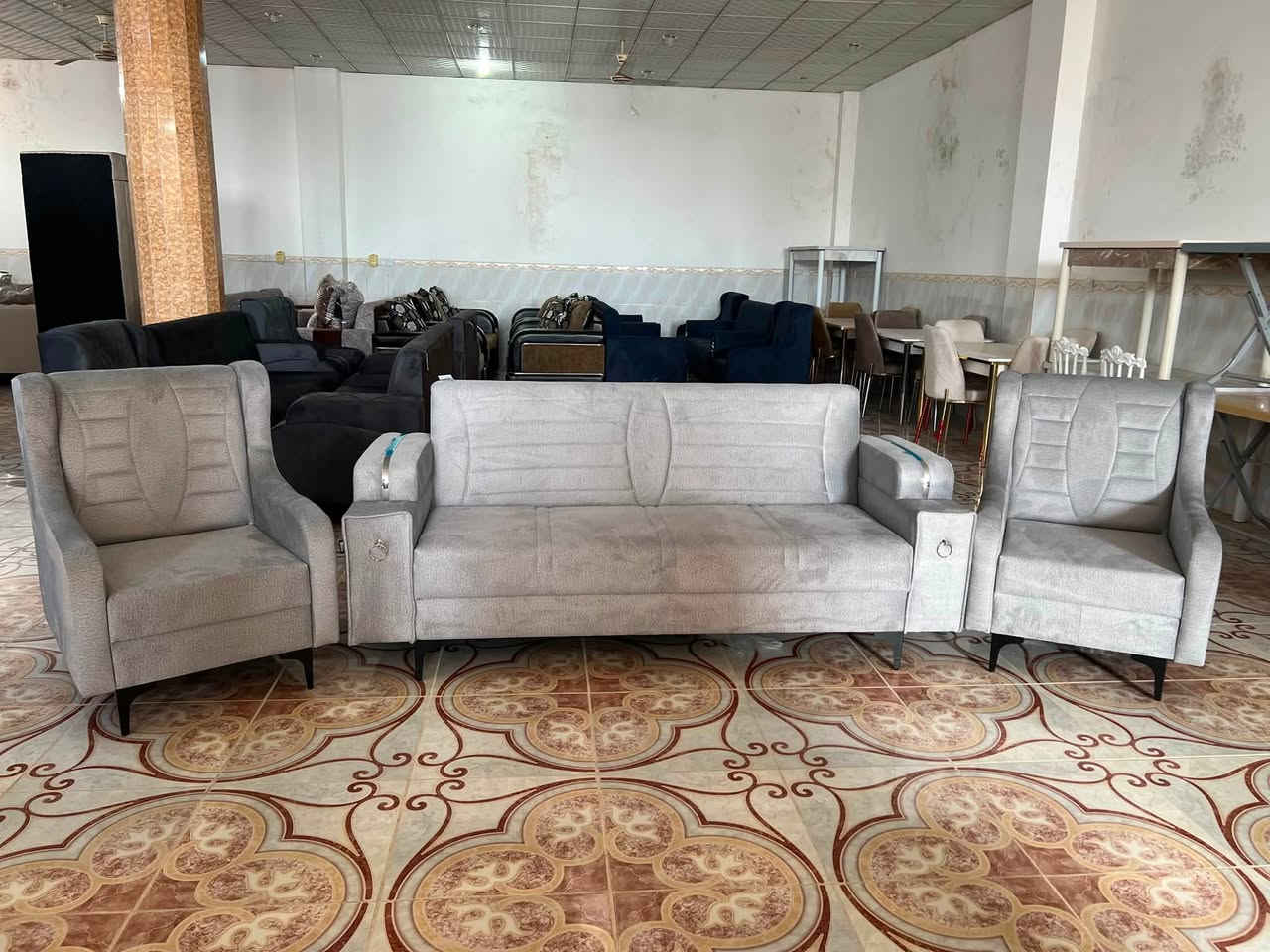 📢📢هــــەرزانی و کــــوالێتی زۆربــــاش ✅   ‏‎
سەردانمان بکە وماڵەکەت رازاوەتر بکە 🏠

ئێستا لەمۆبیلیاتی سەردەم تاخم (میوان،L)بە قیاسی ٦ متر و ٨٥ سانتیم پانی ٧٥ سانتیم بەردەستە

✅ بونرخ كومينت بنوس بە‌نامە‌ بوت دێت 
‏‎
🚗* ناونيشان کفری جادەی ئیمام محمەد ⬅️ تەنشت کەمالیاتی شاری وەزیران

↕️☎️
***********
