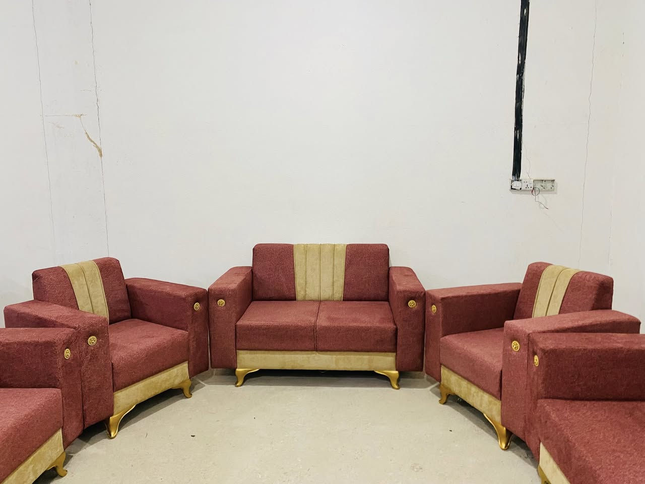 اللهم صلي على محمد وآل محمد 
يقدم لكم معمل الجنابي لتصميم التخامه وتفصال الدواوين حسب الطلب والمسافه البيع بنضام 
النقد والقسط لحاملي ماستر مصرف الرافدين فقط 
وفرنه الكم توصيل مجاني وهديه سيت طبلات مع التخم متكون من ثلاث قطع 
العمل تزكام 100/100
بلوك اسود ثقيل 💯
لوح جام روسي 🇷🇺
قماش مبطن خامه ثقيله تركي🇹🇷
سفنج مميز اول مؤسسه اصلي💯
كل العليك تجي وتشوف العمل بعيونك وتختار الموديل واللون والباقي علينه 
والصدمه بكل هاي العروض السعر تفضلو خاص او الاتصال على الرقم التالي*********** 
العنوان واسط العزيزيه الشارع العام قرب محطة دجله مجاور مشروع عويد
