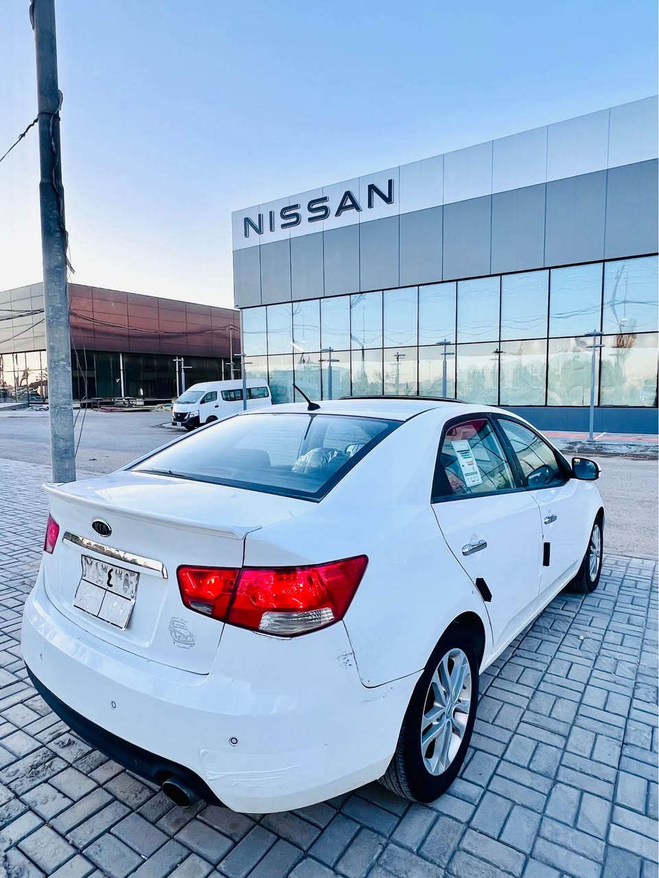 سلام عليكم.
للبيع فقط.        سيراتو2013 فول مواصفات اربيل وكاله تحويل ماكو اي مشكله بيها قبق جنطه مصبوغ فقط  وشويه بارد والباقي كفاله عامه من الفتح والتبديل والصبغ  السياره فتحه بصمه مري اشاير تحكم ستيرن فول مواصفات  السعر 98 بيها مجال بسيط  مكان السياره نجف للستفسار *********** النجف, العراق
