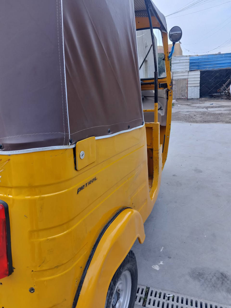 سلام عليكم تكتك للبيع موديل 18 مكاني بغداد مدينه الصدر رقمي ***********
