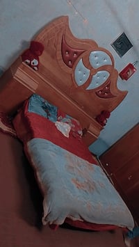 تاج • جرابيه • ورديه داخل