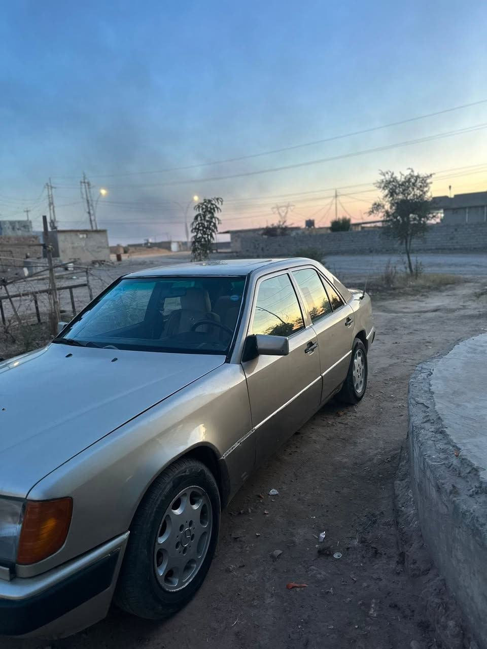 السلاام عليكم مارسدس  موديل 88 محدث 92 ضرر قطعه واحده جاملغ عكس السايق كهربائيات شغاله تخم تاير جديد تبريد شغال محرك vvt صدر جديد سياره خير مـﮧَטּ الله ربع ما تصرف عليها ايي استفسار الاتصال عل رقم ***********
