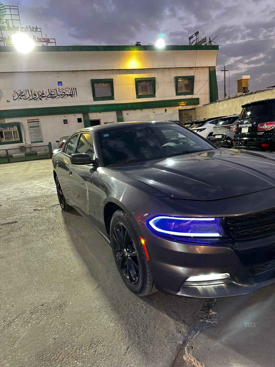 السياره باسمي تحويل ثاني يوم جارجر(موديل 2022)اصل ماشيه (أربعين الف ميل) وارد كندي (فورويل) السعر 212 ورقه وبيهه مجال قليل للشراي مكاني بصره مركز (***********)
