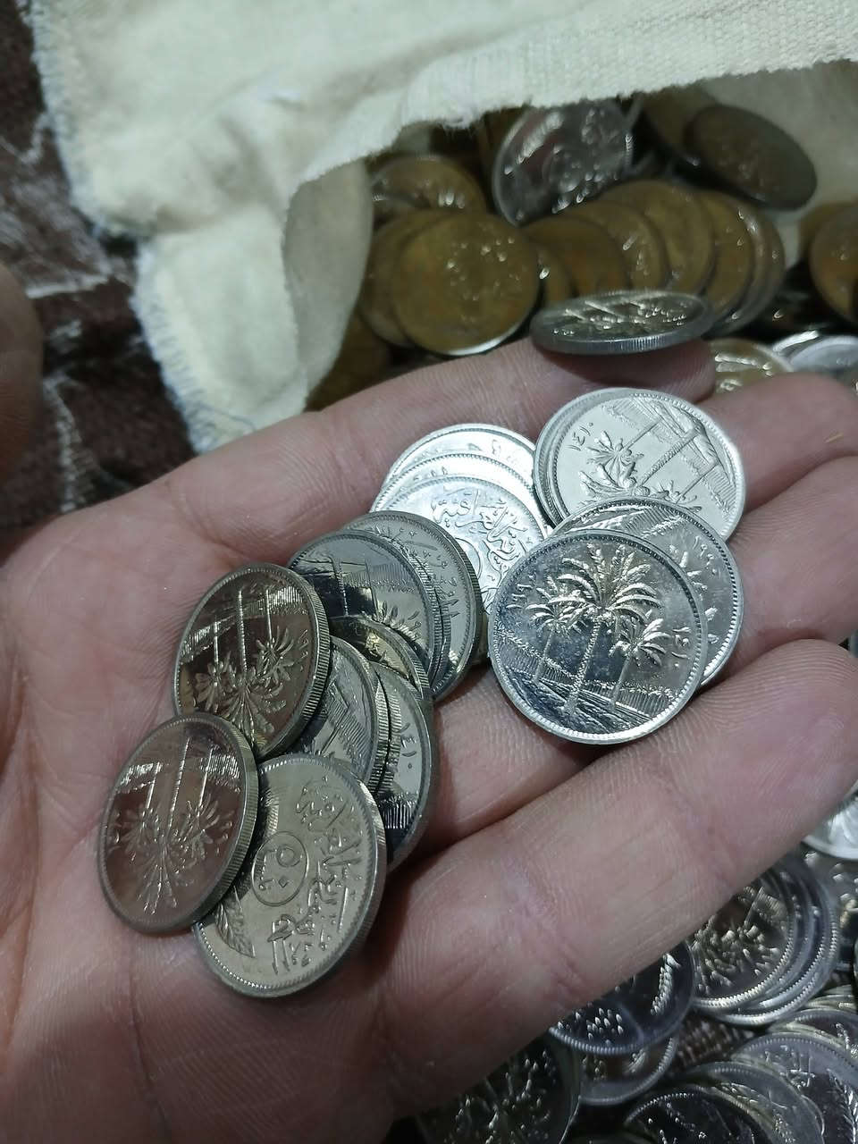 عملاات النخيل غير مستخدمه 
كل ١٠٠ قطعه بسعر ١٥ الف 
متوفر  ٤ فئات 
٥ فلس
١٠ فلس
٢٥ فلس
٥٠ فلس يوجد توصيل لكل المحافظات


**إذا كنت صاحب هذا الإعلان وتريد حذفه لأي سبب، رجاءا أرسل رسالة إلى الدعم الفني**