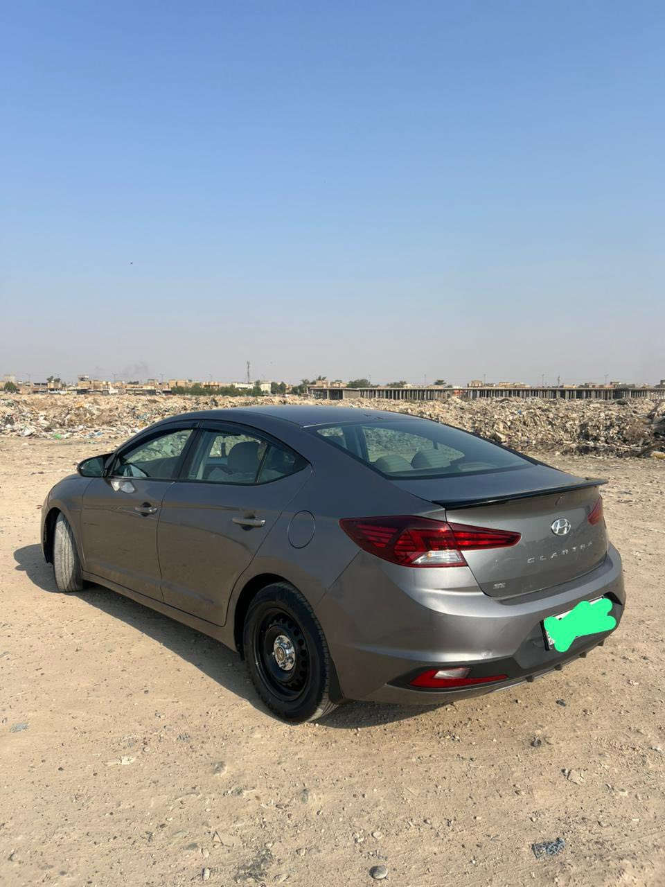 السلام عليكم النترا وارد امريكي موديل 2019 شكل ال20  مكينة دوش گير AT مكينة وكير مكفولات حدادية تخم تاير كهربائيات كله جديد اي نقص مابيها 
بيها صبغ باب السايق والباب الخلفي + التكم اثر شخوط بدون حادث 
السعر 115$ 
 
***********
مكاني بغداد الحسينية
