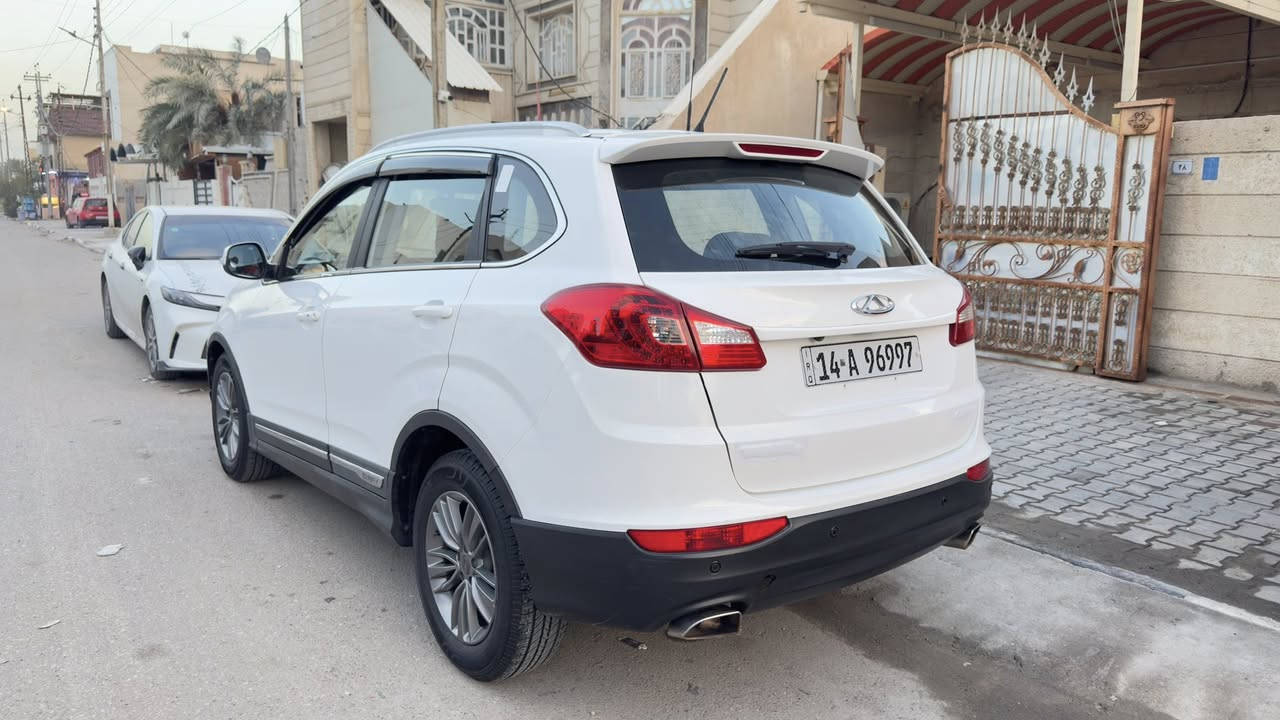 سياره شيري تيكو 5
موديل 2018 
ماشيه 67الف كيلو متر حقيقي 
شاشه كبيره
رقم إنكليزي بصرة سنويه تنتهي سنه 2029
سياره حره بأسمي
كفاله كير ومحرك 
اناره ناصي عالي زينون ثلجي والكشافات همين زينون ثلجي 
بصمتين بيه سياره 
سبير والعده بلاد كامله 
البدي نضافة 90‎%‎ دواخل 100‎%‎
وكل اموره تشتغل 
السعر 90$ورقه وبيه مجال 
الرقم ***********
