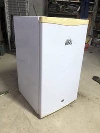 ثلاجة صغيرة • للغرفة • شغالة تجميد