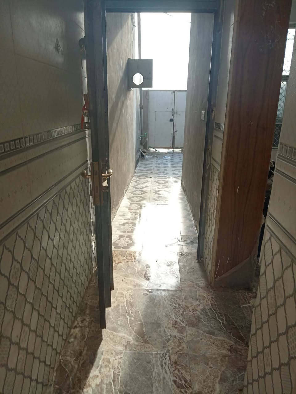 يا الله عرضنا لهذا اليوم 
للبيع مشتمل طابو صرف مساحه 125  متر طابقبن 
يحتوي على غرفتين بناء 2024 
البيت فارغ تسليم مفتاح 
الموقع ابو غرق حي الحسين قرب المدرسه الصينيه 
السعر 130  وبيه مجال 
للاستفسار اكثر الاتصال على الرقم ***********

