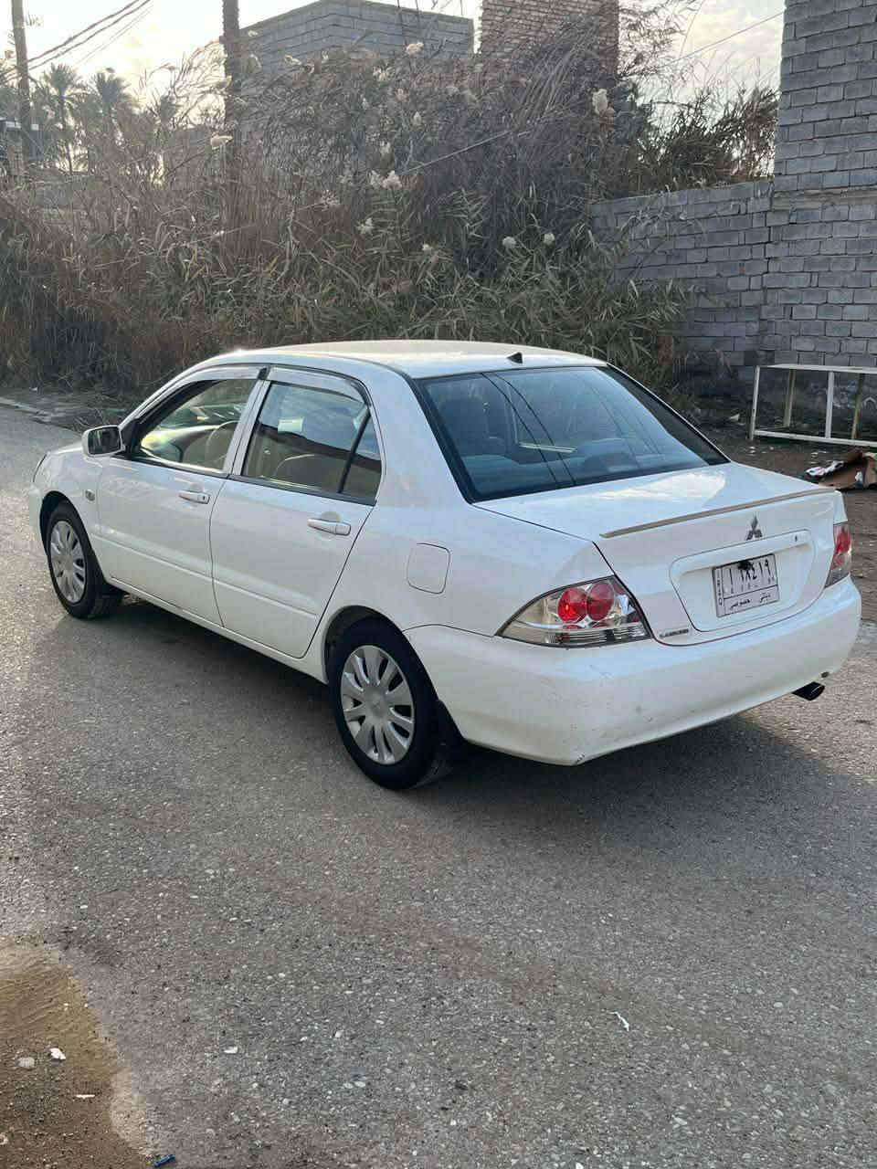 السلام عليكم لانسر 2011
رقم ديالى تحويل ثاني يوم سنوية بعد شهر وتنفذ 
بيهة طخة بالجاملغ الامامي بدون دواخل وبيهة صبغ قطعتين والسونار بالمنشور 
كير ومكينه مكفولات مكينة 1600
لايت زنون عالي ناصي 
سنتر لوك بصمة 
صدر امامي خلفي مكفول 
تبريد تدفئة خير من الله 
تخم تاير جديد 
 داخل رصاصي جديد 
السعر ((80)) وبيهة مجال 
مكاني ديالى بعقوبة خرنابات 
***********
