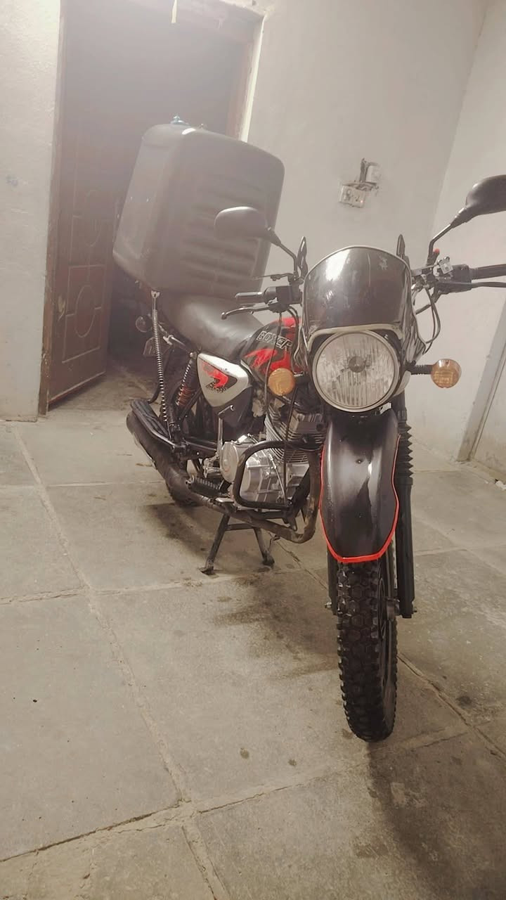 بوكسر للبيع مرقمه بسمي  21 /***********
