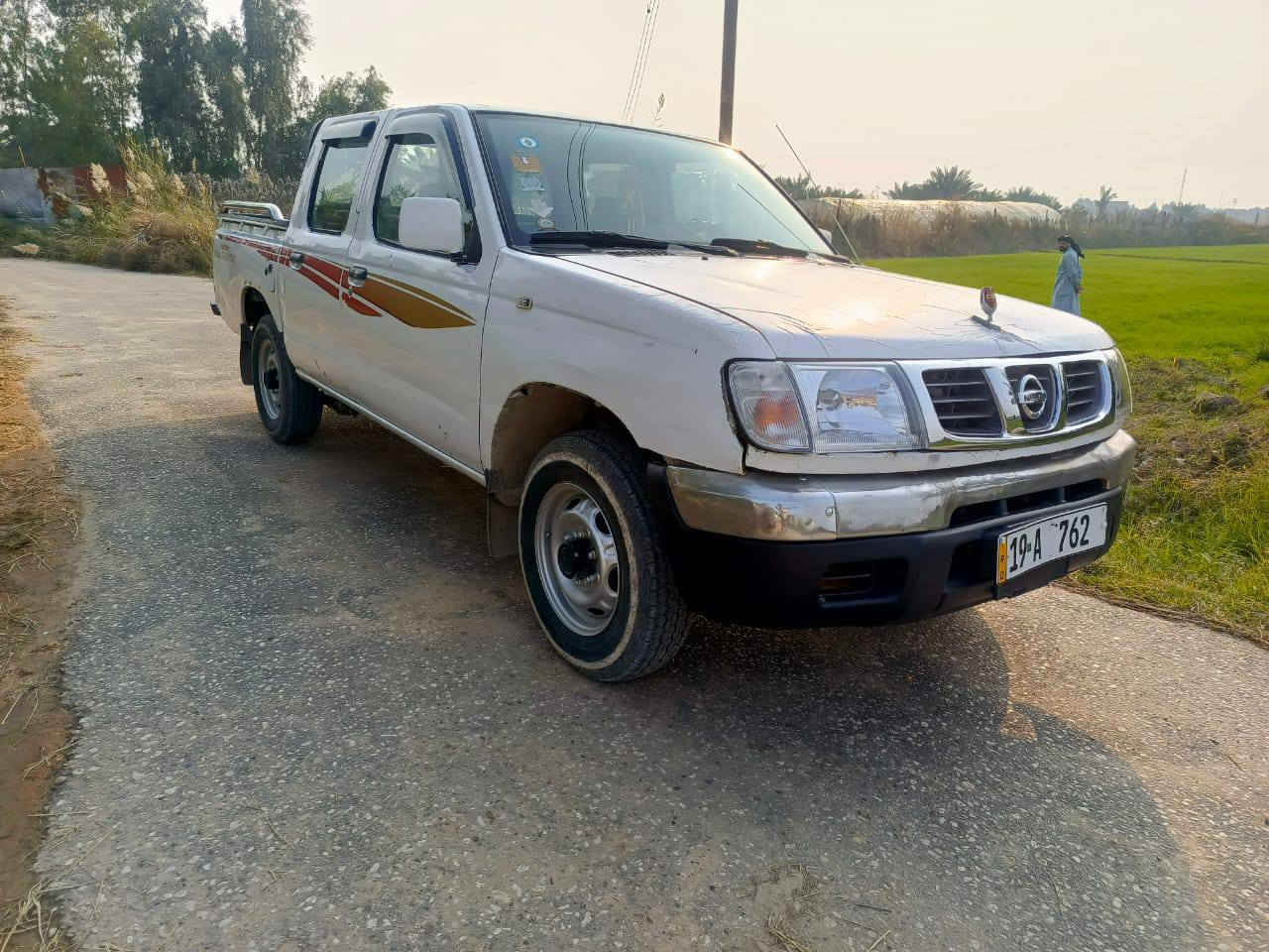 سلام عليكم 
نيسان ياباني موديل 2002 
سياره بلاديه لاضربه لاصبغ محرك جديد كلش تخم تاير حداديه رقم دؤلي كربلاء عنوان نجف مشخاب 
سعر 
72
***********
