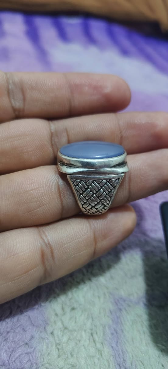 سلام عليكم احبتي اعضاء الگروب 
خاتم من العقيق اليماني السماوي المشروط ذمة 

نوع الحجر :. عقيق يماني سماوي شرط الفحص والظمان مدى الحياة غير مصبوغ او معالج 

نوع الصياغة :. صياغة البحرين صياغة يدوية فاخرة ثقيلة وزن الفضة فقط 16 غرام 925
 
يأتي الخاتم مع علبة للحفظ راح يكون سعرة فقط 110 الف 
عنواني ( ألنجف الاشرف _ كوفة _ حي ميسان ) وآني خادم للطيبين تجي تاخذة من باب البيت وروح افحص وين متريد 
الهاتف  (***********) اعيد واكرر اني خادم
