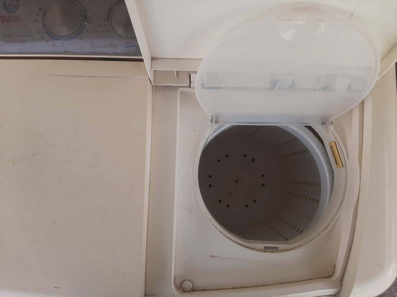 للبيع نظيفة كلش وشغالة على الفحص سعرها 60 وبيها مجال


**إذا كنت صاحب هذا الإعلان وتريد حذفه لأي سبب، رجاءا أرسل رسالة إلى الدعم الفني**