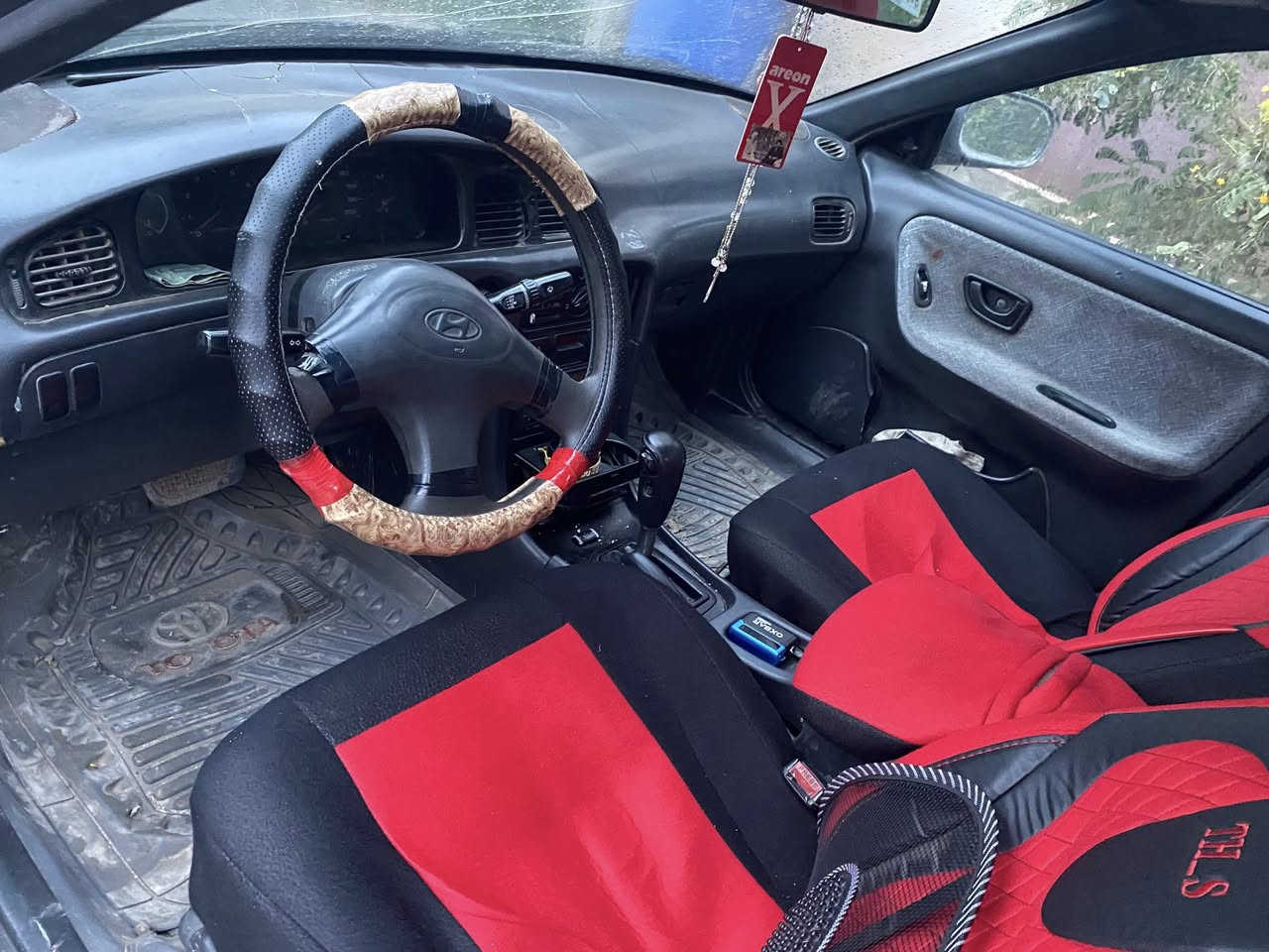 سلام عليكم سوناته2 للبيع رقم انكليزي سنويه ل27 نقصه بس تبريد يرادله غاز مكان ديالى تقاطع لوجيهيه رقم ***********
