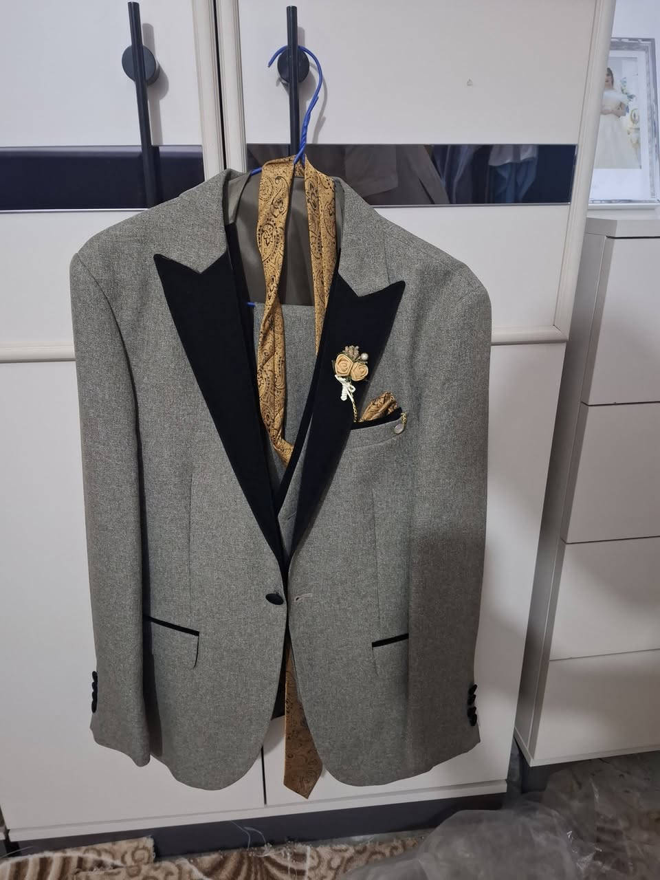 سلام عليكم عندي قوط شبابية قسم باالله مرة وحدة ملبوسات وجاكيتات كذلك الواحد ماخذة التوكسيدة العسلي 3 قطع ماخذة 125 والصاجي با 90
 شرط ملبس واحد أريد ابيعهن مايصيرن عليه لبسة وحدة وعفتهن


**إذا كنت صاحب هذا الإعلان وتريد حذفه لأي سبب، رجاءا أرسل رسالة إلى الدعم الفني**