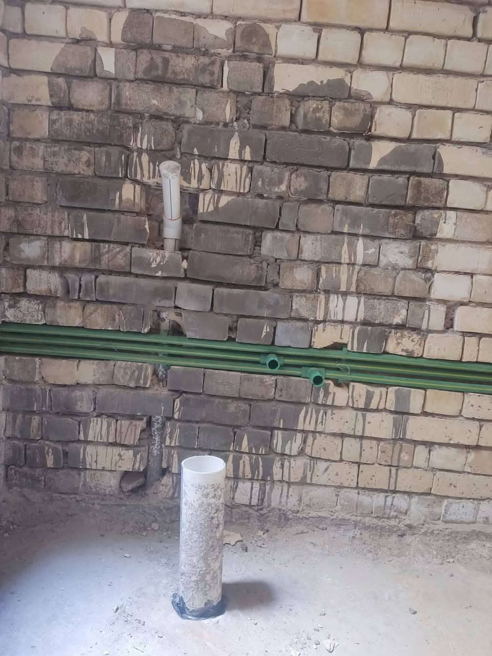 سباك ماي ومجاري بأنسب الاسعار أشتغل لشغل القديم والحديث رقمي ***********

