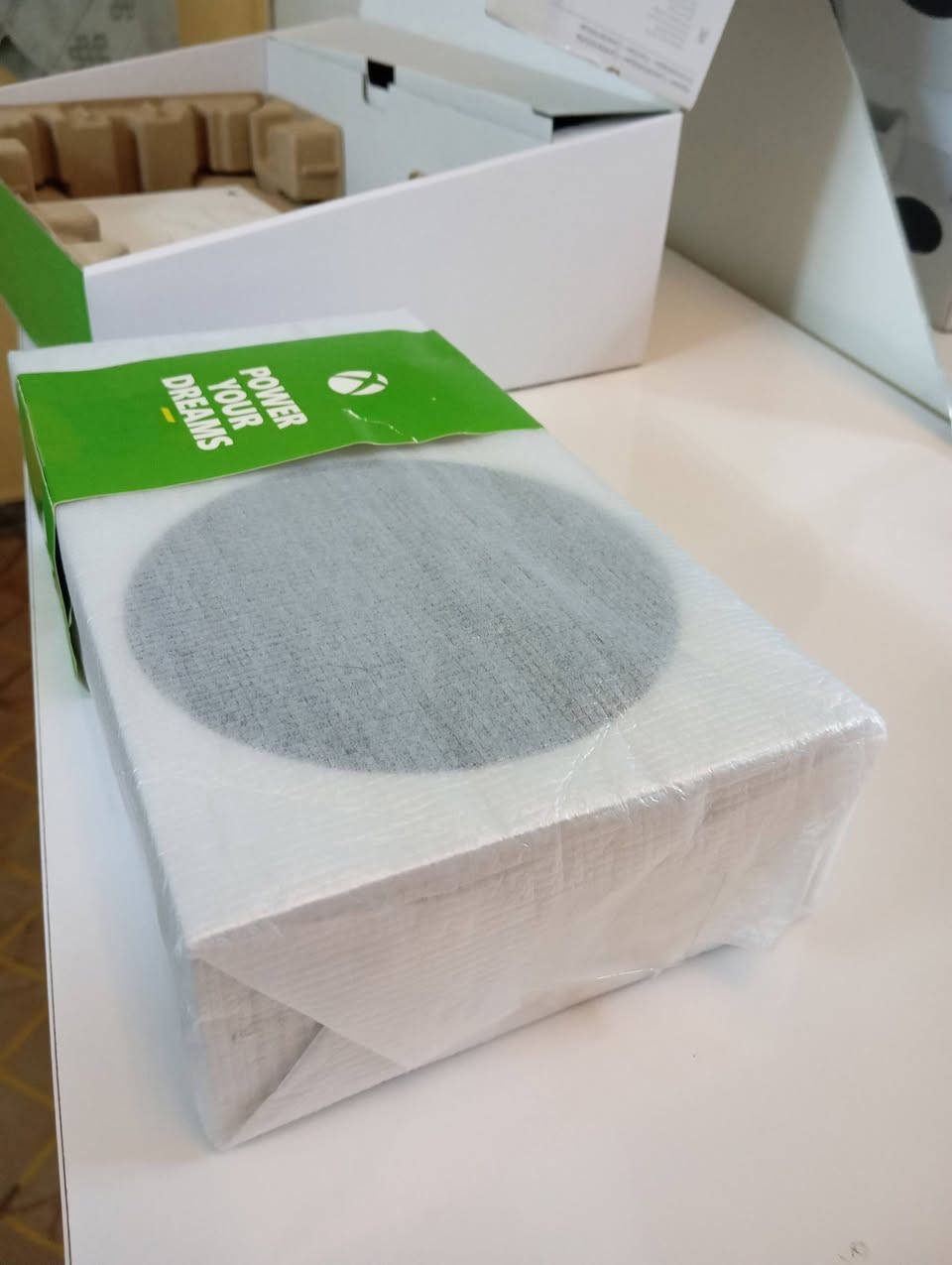 📌 للبيع Xbox Series S 
🔹 الجهاز نضيف كلش استعمال خفيف
🔹 كارتونه الأصلي + ملحقاته كاملة
🔹 بي اشتراك شغّال
🔹 ألعاب محمّلة وجاهز للعب
🔹 ضمان محل 3 أشهر
🔹 سبب البيع: عدم الحاجة
💰 السعر: 400 ألف  سيرس اس الجيل الجديد  نضيف جدا للبيع وياه اشتراك والسعر 400 وبي مجال بسيط


**إذا كنت صاحب هذا الإعلان وتريد حذفه لأي سبب، رجاءا أرسل رسالة إلى الدعم الفني**