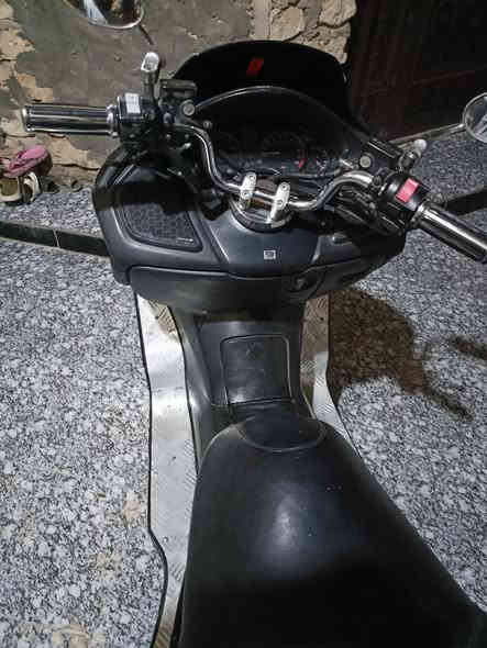 سلام عليكم من رخصت مدير لكروب ودمنيه فورزه 08 بيع مراوس عادي مسجل الا عادي دراجه شغاله من كلشي بصمه كبير او تماتيك سبورت اي حب هلاه بي ***********
