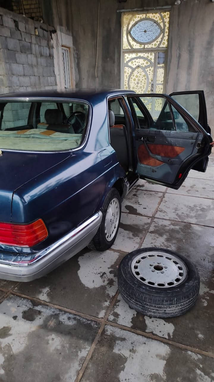 السلام عليكم 
سياره مارسيدس s300 مرغوب مديل 86 محرك ثنين ونص 
كير جديد شاده قبل اسبوع ومحرك خير من الله تراي وين مايعجبك كهرباىيات شغاله رقم نكليزي سنويه ل30 المكان البصره / القرنه   السعر /39 وبيهه مجال حك الجيه 
رقم تلفون  
***********
