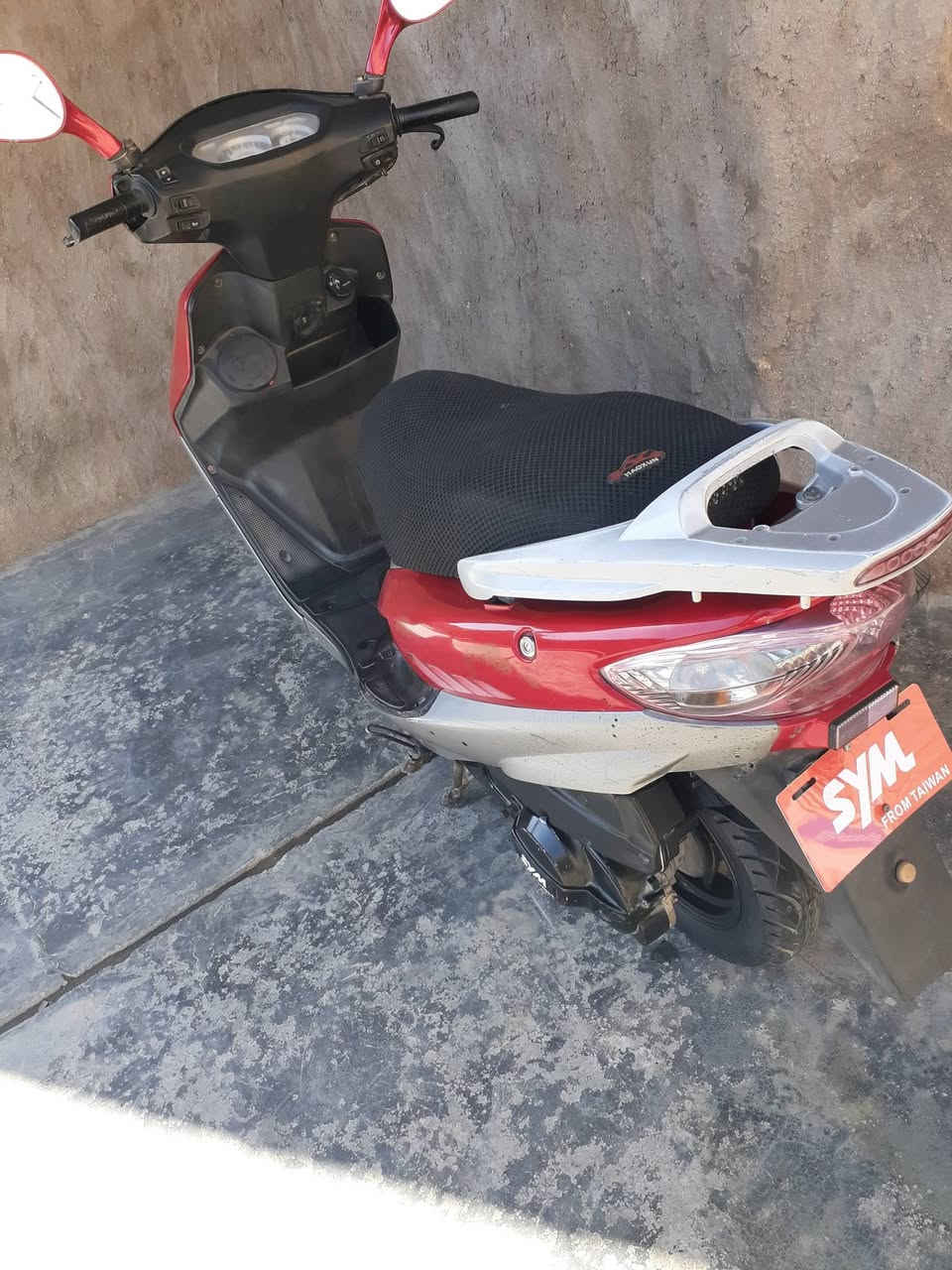 من رخصة الادمن
دراجة سايم ابوعيون للبيع 
شغالة وجاهزة محرك واكسل مقفولات
نشاط جدا تمام كهربائيات شغالة الكشر
كما موضح السعر 500وبي مجال للشراي 
للاستفسار الاتصال ***********
