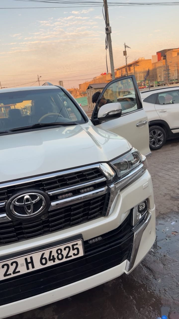 لاندكروز 2021 
بحريني فول مواصفات 
خليجي مكفول 
من كلشي 
ماشيه 70 
الف كيلو متر حقيقي 
كشنات جلد فتحه ثلاث شاشات 
ثلاث قطع تبريد صندوق كهرباء كاميرا خلفيه شاشه ابل كار بلي بلوتوث واي فاي خزن ميموري 
مري جانبيه كهرباء فورويل مودات قيادة ثلاجة 
تايرات دانلوب شادلها جديد  لايتات زنون ليد نهاري 
كراند تورنك شاشه ليزريه 
رقم اربيل تحويل مباشر 
السيارة جداً نظيفه استخدامها قليل مال بيت 
محرك 6 سلندر 4000 سيسي 
السعر 58000
مكان السيارة بغداد
***********
***********
