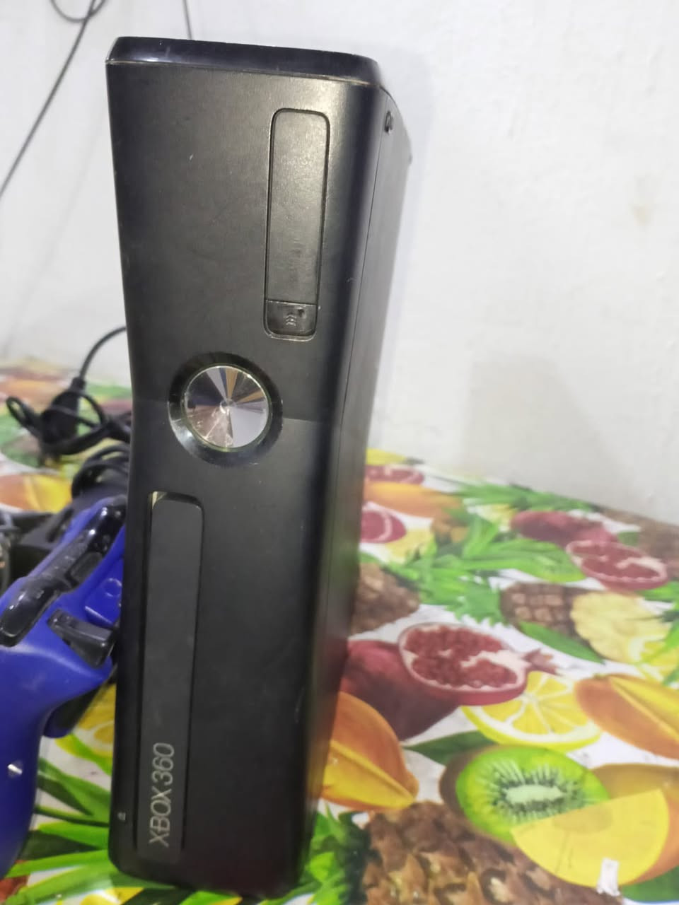 سلام عليكم بلي اكس بوكس360سلم للبيع نضف كلش كدامكم ويا يدات ثنين وحده واير ولثانيه بلوتوث بس الثانيه مشكلته بس بطاريه وهاهيه شغاله كله وبي ذني الالعاب تقريب 53لعبه كلهن  زينات كدامكم وبي بس ضربه من كدام البلي وما تاثر ضمان فحص يومين السعر145وبي مجال بسيط


**إذا كنت صاحب هذا الإعلان وتريد حذفه لأي سبب، رجاءا أرسل رسالة إلى الدعم الفني**