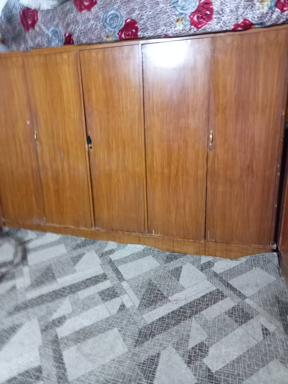 السلام عليكم عندي غراض مستعمله للبيع غراض بيت كاونتر مع ملحق 100مع كنتور خمس ابواب +كنتور بابين اوميز تواليت اوجربايه بس تخته... 200بيهن مجال للشراي....


**إذا كنت صاحب هذا الإعلان وتريد حذفه لأي سبب، رجاءا أرسل رسالة إلى الدعم الفني**