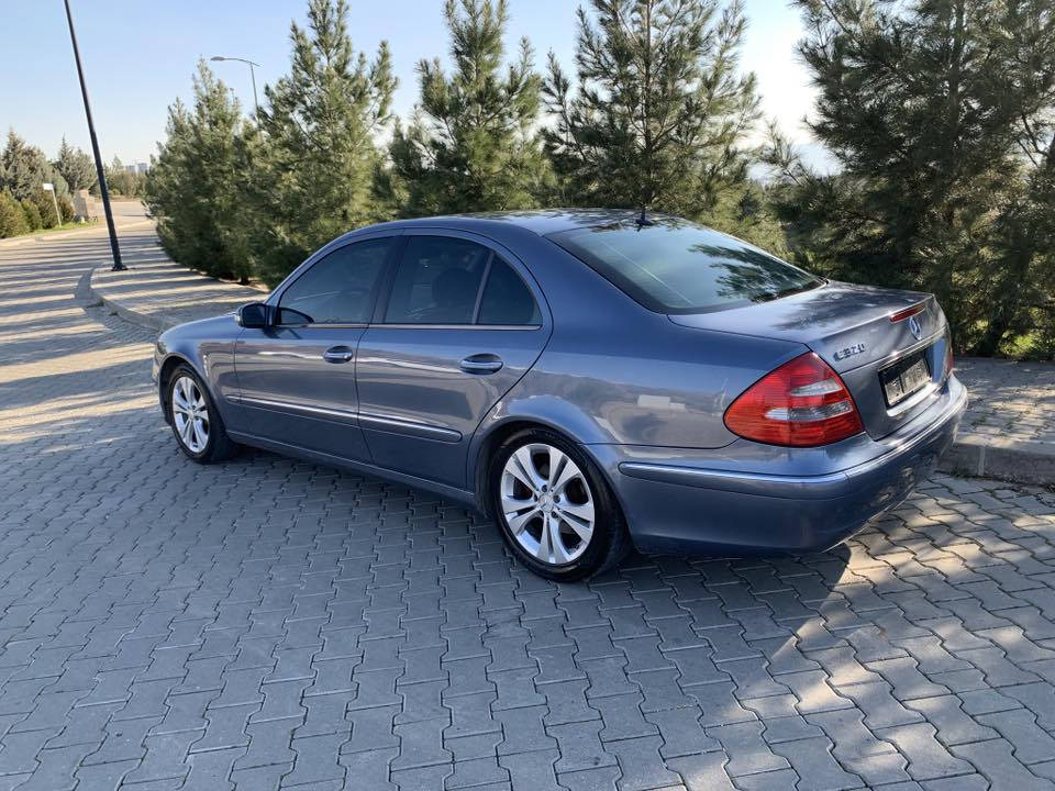 مارسیدیس e٣٢٠ ٢٠٠٣
سه‌یاركه‌ ئه‌وروپییه‌ مه‌نفه‌یست ابراهیم خلیل 
مه‌كینه‌ ٣٢٠ ٦ پستۆن 
په‌ردوه‌ كوشن هیته‌ر . سیدی بۆكس 
بۆیاخ سه‌قف حیزام به‌شه‌رت 
سه‌یاره‌كه‌ له‌ سلێمانییه‌ 
سعری ٨٠ و مه‌عامه‌له‌
***********
