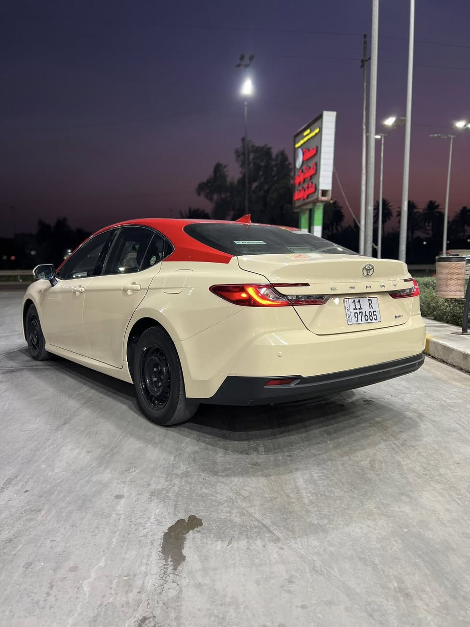 سلام عليكم 
كامري هايبرد تكسي دبي 
موديل 2025 اصل 
لون بيجي قمارة احمر اصل
ماشية 99الف حقيقي 
رقم بغداد دولي ب اسمي 
حادثه جاملغ وبنيد بدون دواخل + بيه صبغ 4 قطع اثر ستيكرات بدون حادث 
موصفات Le
بصمه تشغيل 
بصمه ابواب
اوتو هولد
وضعيات قيادة 
( Sport , Eco , Normal)
 بريك بصمه
شاشه + تحكم ستيرن جهتين
كار بلي
لايت زنون بلاد + لد نهاري 
سعر:193$ مجال بسيط
للاستفسار:***********
مكان السيارة: بغداد الشعب
