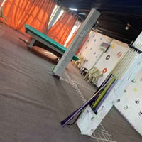 كوفي لبيع كامله مكمله عليك بس تكعد تحاسب وسبب بيعته لعدم التفرغ  07800...