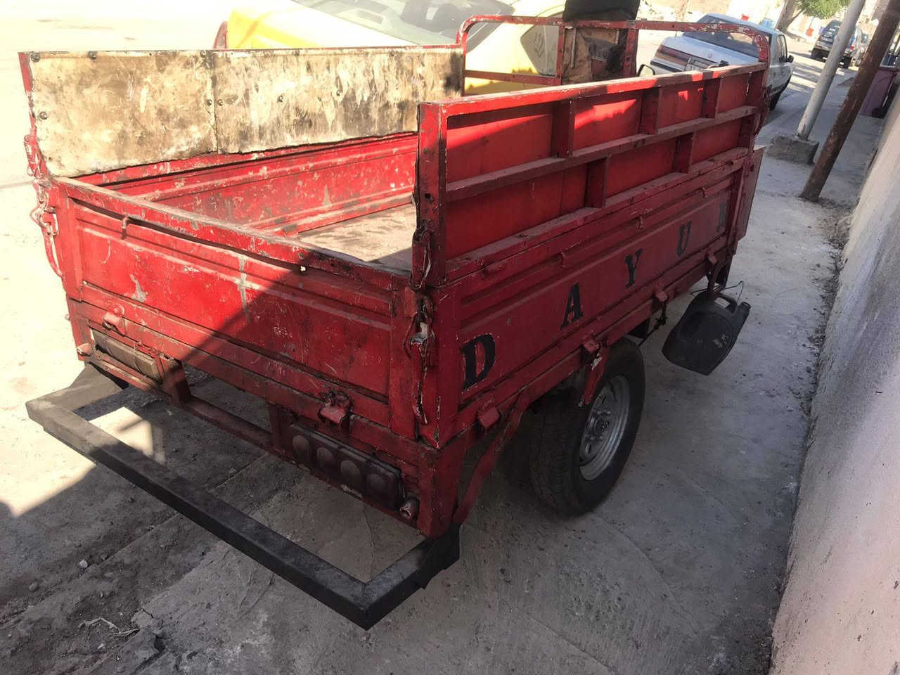 ستوته للبيع سعر مناسب عنوان جسر ديالى القديم تواصل على هذا الرقم ***********
