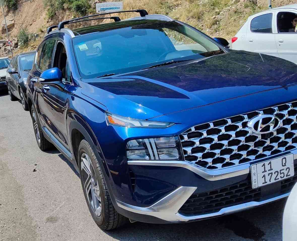 السلام عليكم
سنتافي موديل 2025 بدون حادث فقط كسر صغير بلدعاميه ومصلحه نفسها
السياره بدون صبغ ابد فقط ربع الدعايمه 
فول مواصفات بنوراما 7 راكب محرك 2500
4 كامرات وشاشه كبيره والكيجات شاشه وكشنات جلد وتدفأه داخل بيجي ومعورفه السياره الفول سعرها 225 مكاني بغداد حي الجامعه ***********
