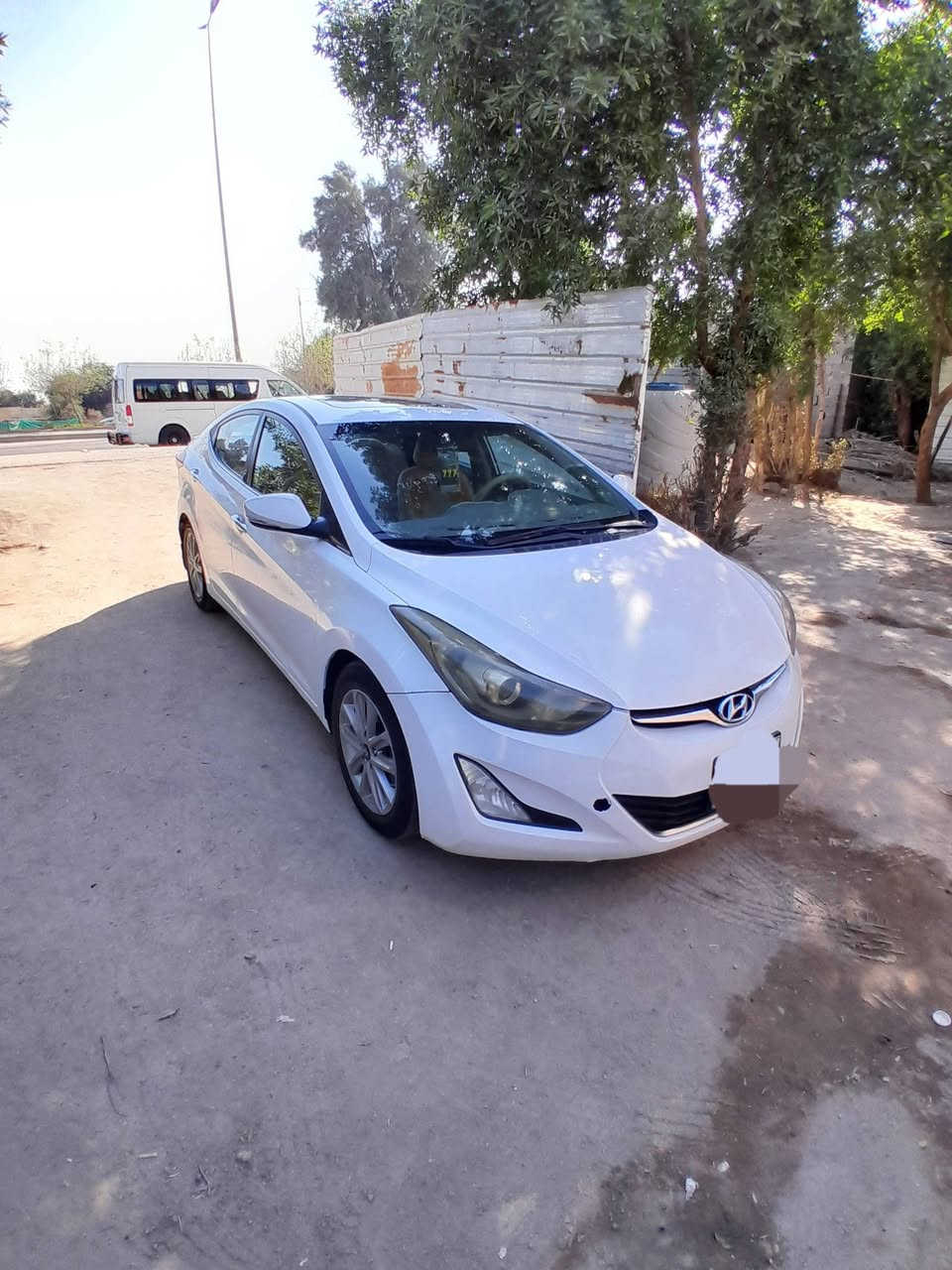 السلام عليكم النترا موديل 2016 وارد خليجي فول مواصفات تنته وتحكم ستيرن ومثبت سرعة ما عدا البصمة بسمي رقم بصرة محرك ١٨٠٠ كير ومحرك مكفولات حدادية وتخم تاير جديد تبريد شغال خير  من  الله مبدل بيهة بنيد وجاملغ الأمامي جهة السايق.     السعر ١١٦  وبيهة مجال للشراي رقمي*********** العنوان البصرة زبير
