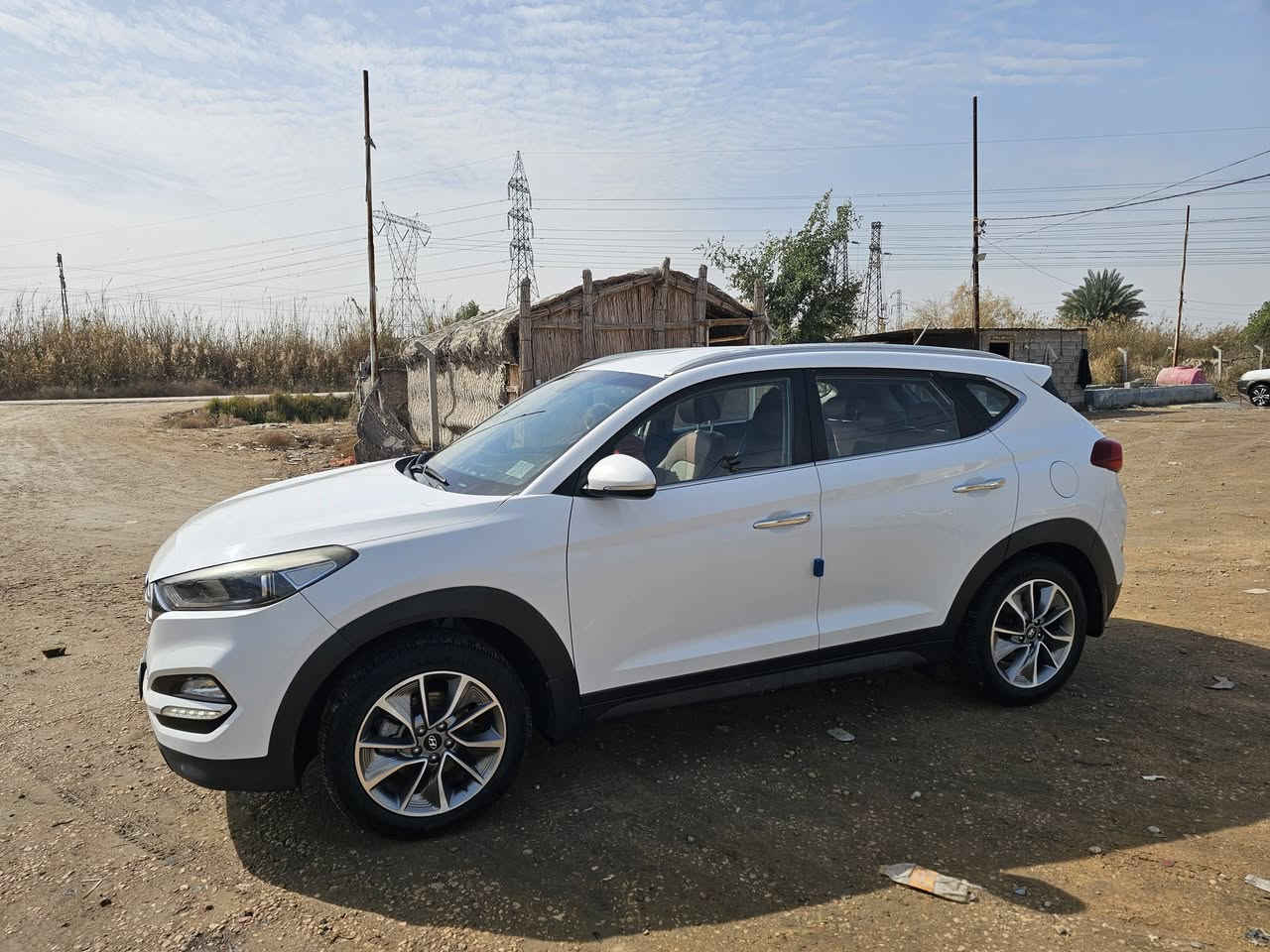 توسان ٢٠١٨ للبيع 
السيارة مكفولة بأسمي رقمي ***********
مكانها بابل
