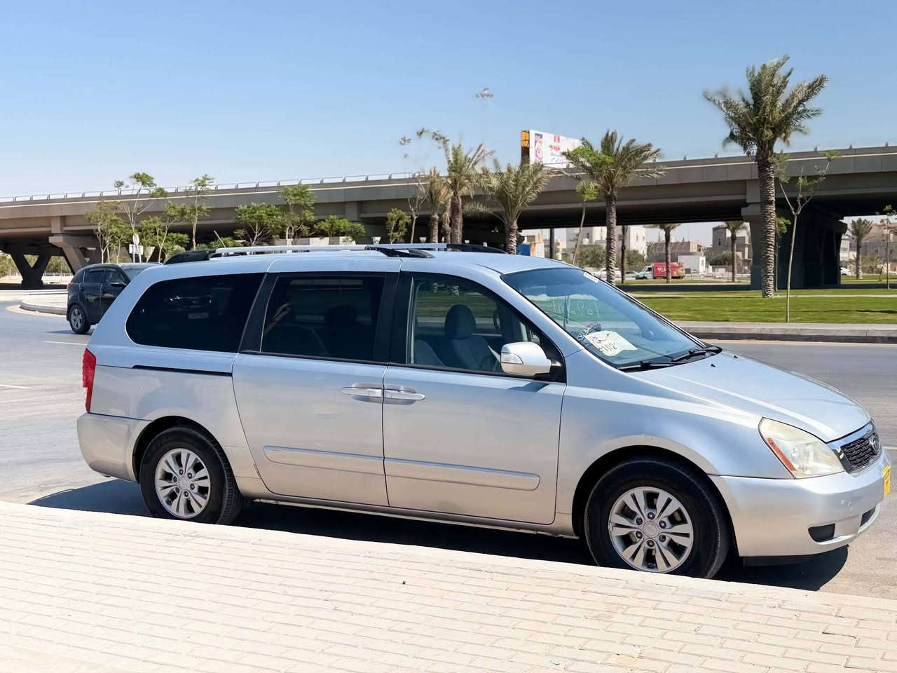 بسم الله مشاء الله ✨
‎KIA SEDONA SX. 🥇
كيا سيدونا2012✅
الون،،،،،رصاصي 
ماشيه 104mi 🔥

‎#السياره_تحكي_في_الجديد
من ولاية نضيفه🔥بياد سوس  لا
‎📍  محرك35

#✅ استيراد امريكي

‎.        🥇 ناقصه فتحه وجلد المواصفات / المزايا : فل ✅
‎                    
 تحكم كامل في المقود   + ثلاث صفات + مكيف ثلجه ثلاث طروف + مانع انزلاق  +زجاج معجون بالكامل+نظام موفر الوقود+  + حساسات خلفيه +اسكورطه ودبشها كله موجود +وغيرها البيبان كهربائية، ،،

الكربون موجود بلكامل.  ‎✅
0915011475
مكانها طرابلس


**إذا كنت صاحب هذا الإعلان وتريد حذفه لأي سبب، رجاءا أرسل رسالة إلى الدعم الفني**