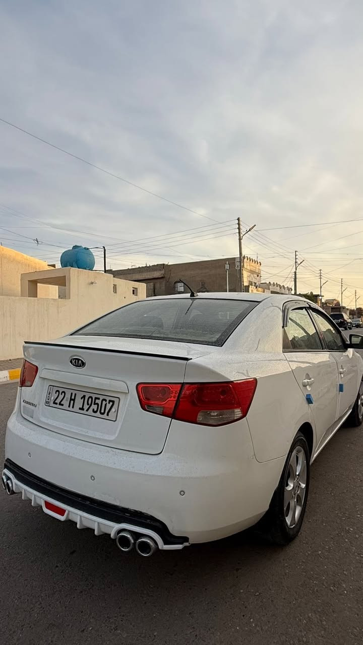 السلام عليكم سيراتو ٢٠١٢ 

خليجي ضرر ٣ قطع صبغ فقط باقي كفاله 
سياره جديده رقم اربيل تحويل مباشر 
السياره مكينه كير كفاله 

تخم تاير جديد 

سعر السياره ٩٥ بيها مجال قليل

مكان السياره الانبار رمادي خمسه كيلو

للاستفسار اتصل ***********
