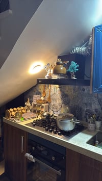 كاونتر مطبخ • فرن غير مستعمل • طباخ ايطالي