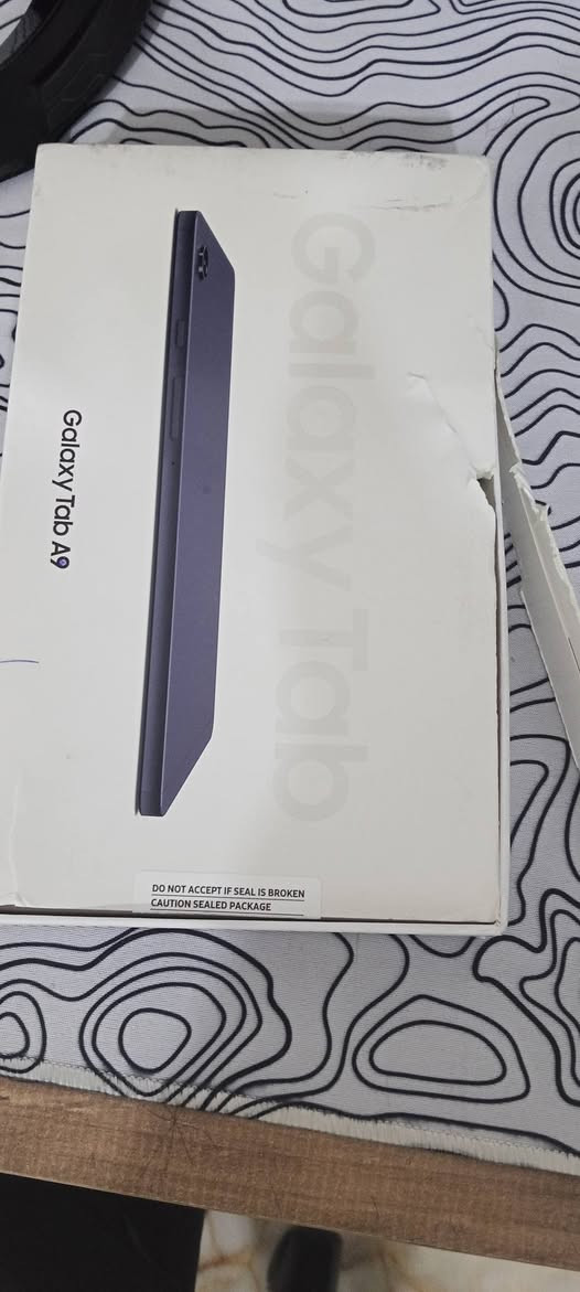 شوفلي هذا تاب Galaxy tab a9 مواصفات ذاكره 128 
رام 8
يشغل ببجي 60فريم 
وكل الالعاب على اعدادات حلوه 
وسلس جدا يرهم ل العاب ودراسه 
كل هذا ب سعر 200الف فقط 
متوفر توصيل 
***********
