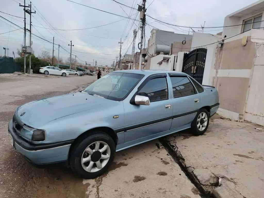 ئۆتۆمبێل بۆ فرۆشتن
***********☎️
ڤایبەر و وەتسئاپی لەسەرە 
ئارم پلاستیک سلێمانی ئەسلیە
ناو و بەرە دەرگەی زۆر جوان کراوە
هەولێر💐

ئۆپڵ ڤیکترا
مۆدیل 1990
گێر ومەکینەی بەشەرتە
گێر حادییە
مەکینەی 16ی قایش پان
سەیارەکە هەیکەلی زۆر جوان و پاك ماوەتەوە
مالی فەقیرانە بێ مەسرووفە
***********☎️ وەتسئاپ و ڤایبەر لەسەرە
***********☎️
ژمارەی خاوەن ئۆتۆمۆبیله
هەولێر💐
