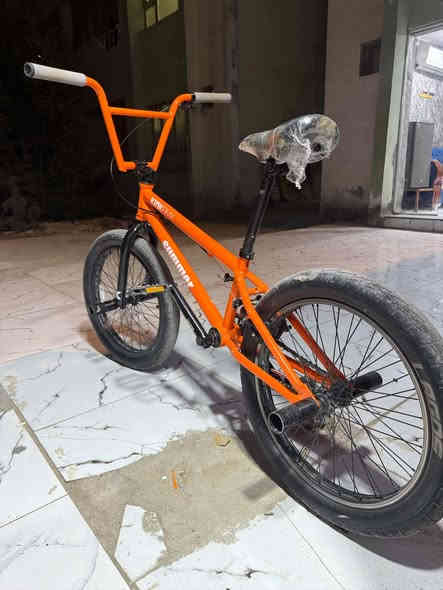 سلام عليكم بايسكل بي ام اكس لون مميز ونضيف سعر 180وبب مجال قليل شراي يتصل على هذا رقم ***********
