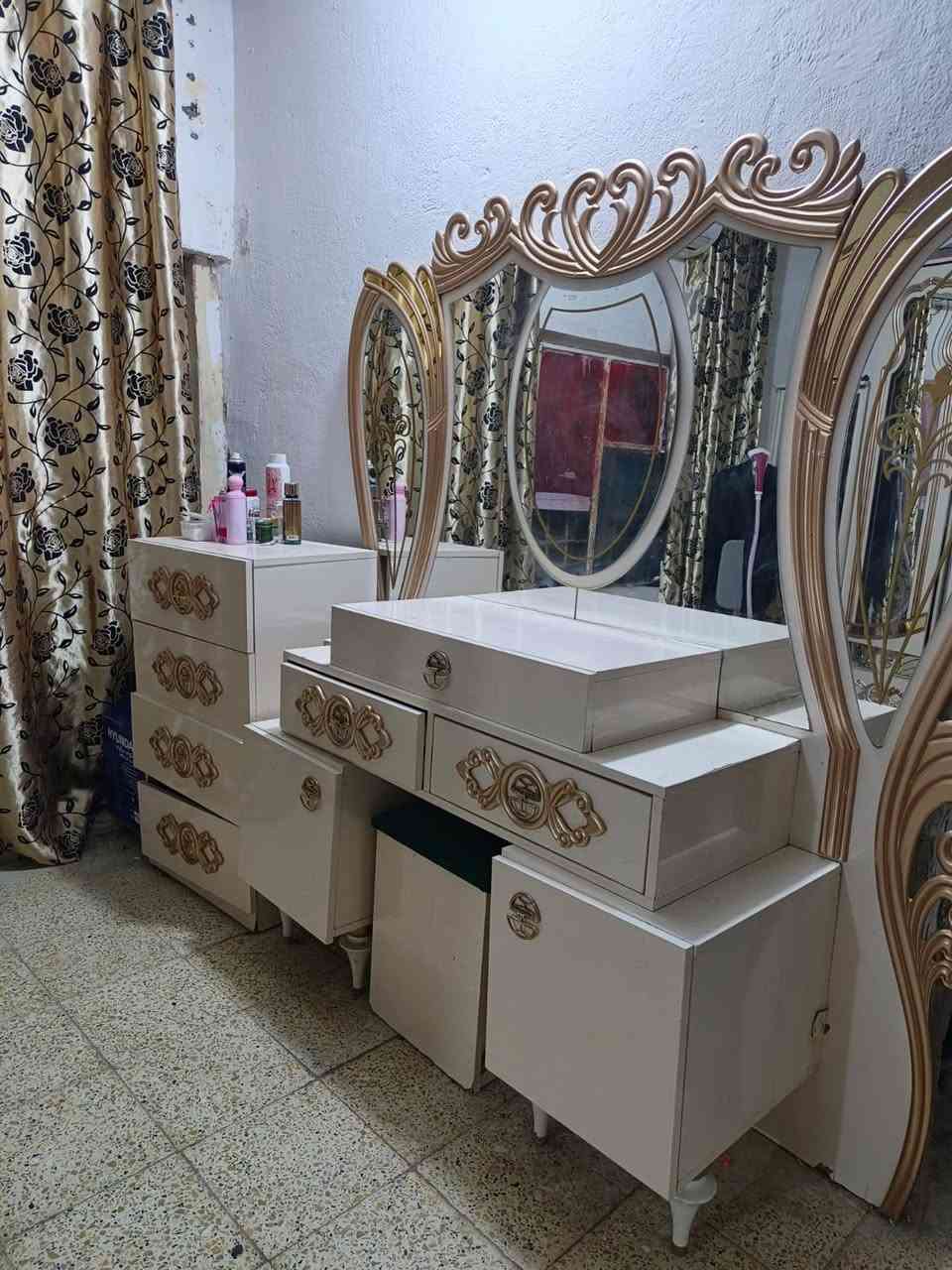 للبيع غرفه ٨قطع السعر ٣٥٠وبيهة مجال


**إذا كنت صاحب هذا الإعلان وتريد حذفه لأي سبب، رجاءا أرسل رسالة إلى الدعم الفني**