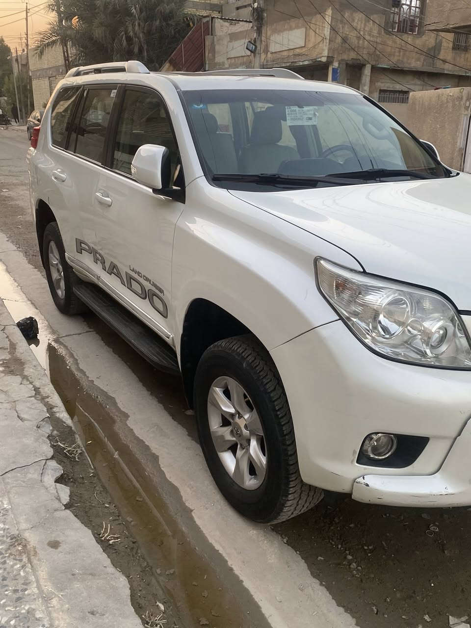 السلام عليكم برادو 2012 للبيع 
كفالة عامة حتى الدعاميات مكينة 6 سلندر 4000 رقم بغداد انكليزي باسمي فول مواصفات 1/1 بصمة شاشة كامرة 7 راكب 3 قطع تبريد مكاني بغداد الرصافة السعر 285 وبي مجال بسيط رقم الهاتف
هـ/***********
